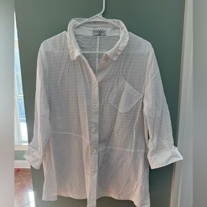Terra Apparel White Button-Up Shirt